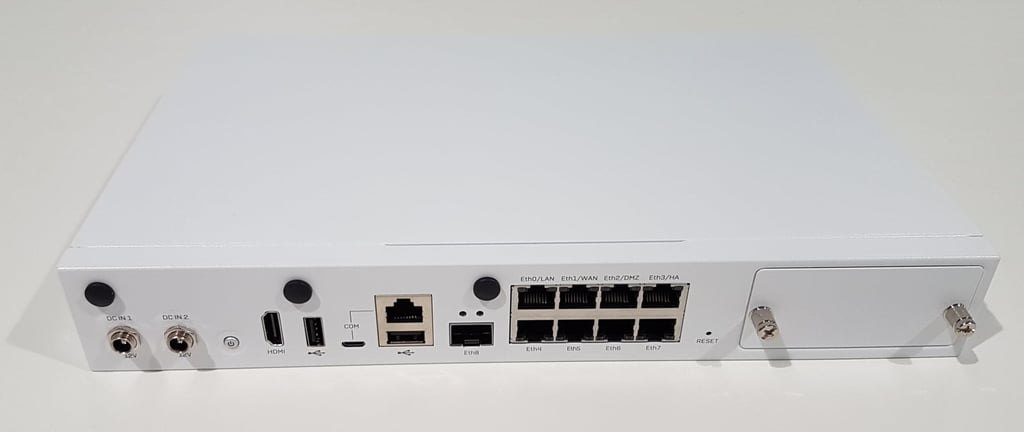 Sophos XG 135: portar och anslutningar