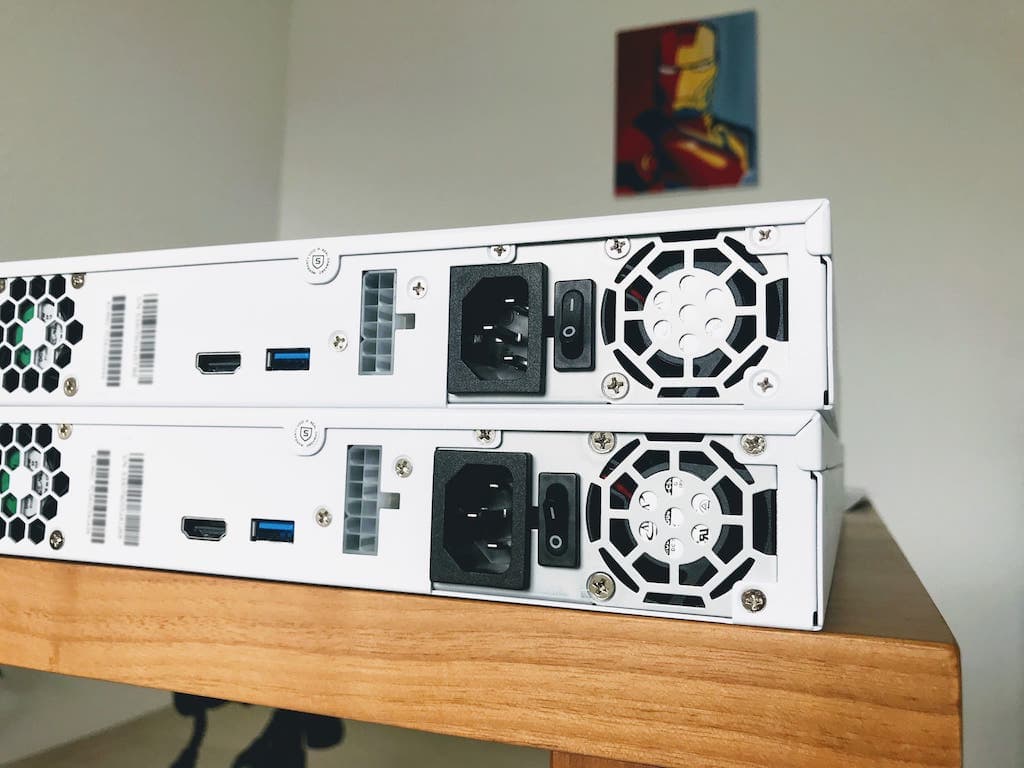 Unboxing Sophos XG 210 rear side