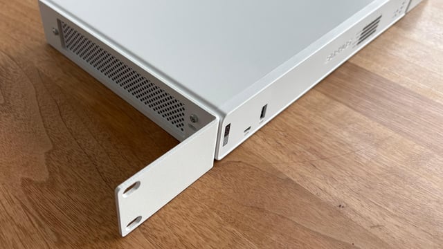 Nouveaux kits Rackmount minimalistes pour Sophos Firewall